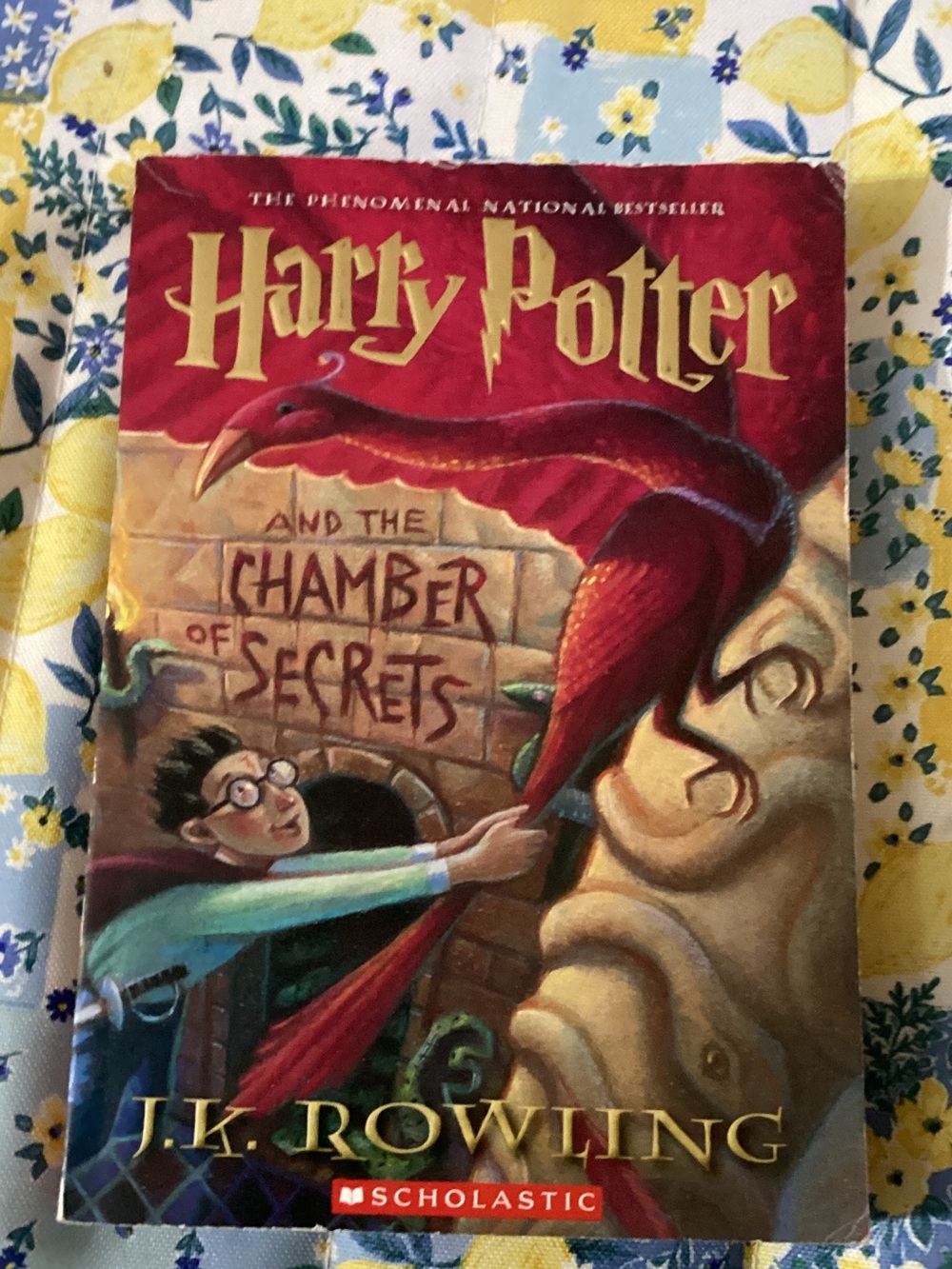 Scholastic Harry Potter and the Chamber of Secrets — Red and Gold Cover